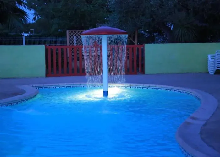 4 Etoiles - Piscine - Ccaffbg *